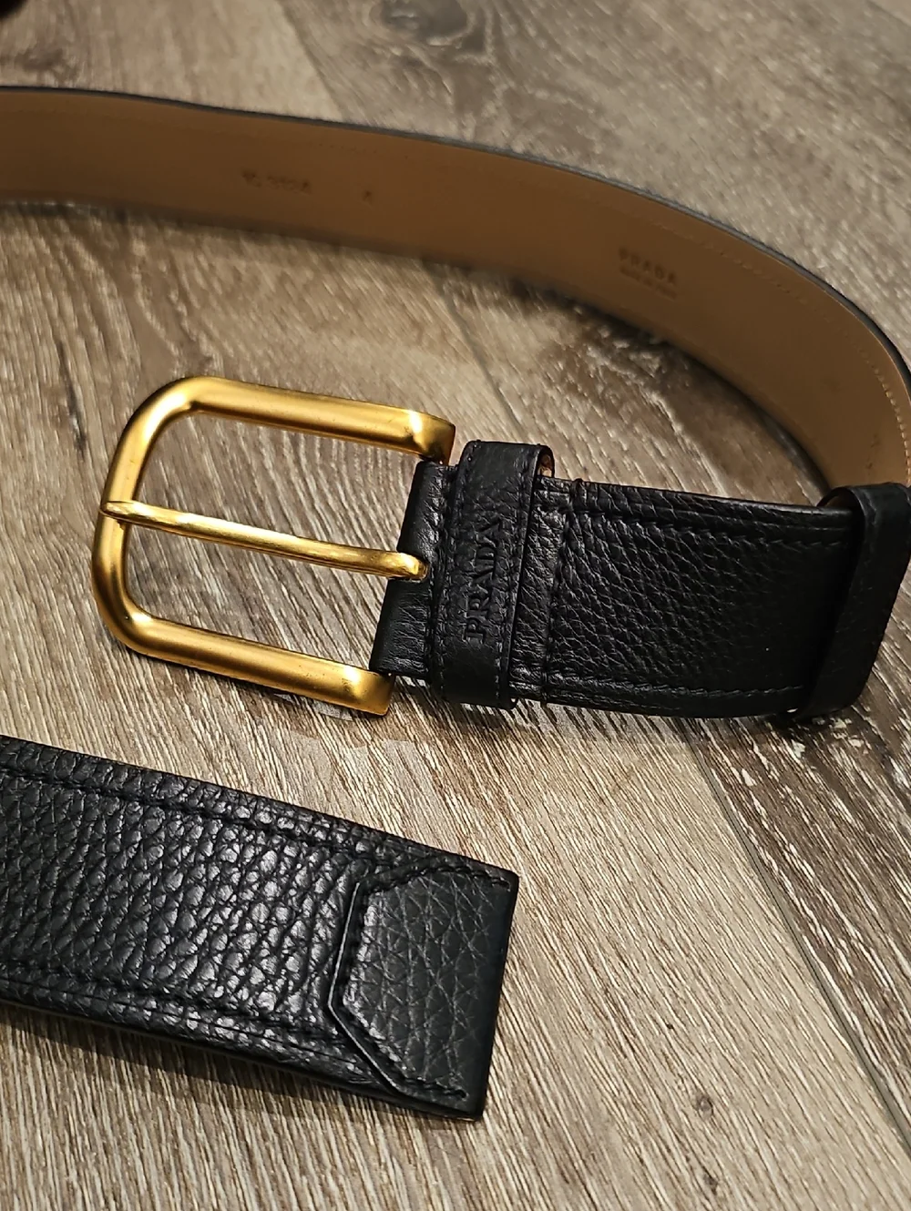[NEW] PRADA Belt Black Pebbled Leather with Gold-Tone Buckle 90/36